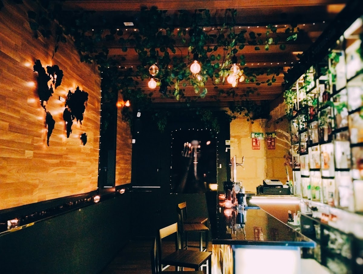 Anouki's Pub