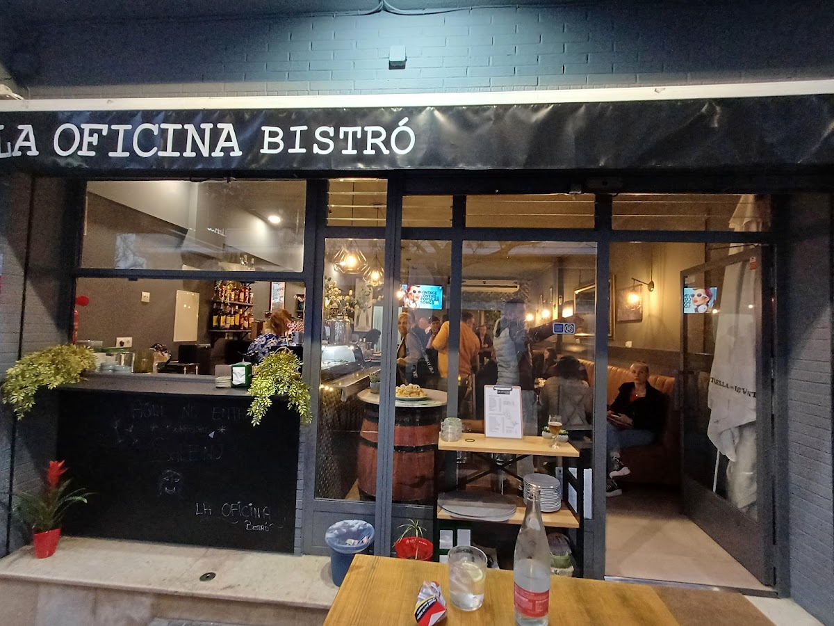 La Oficina Bar