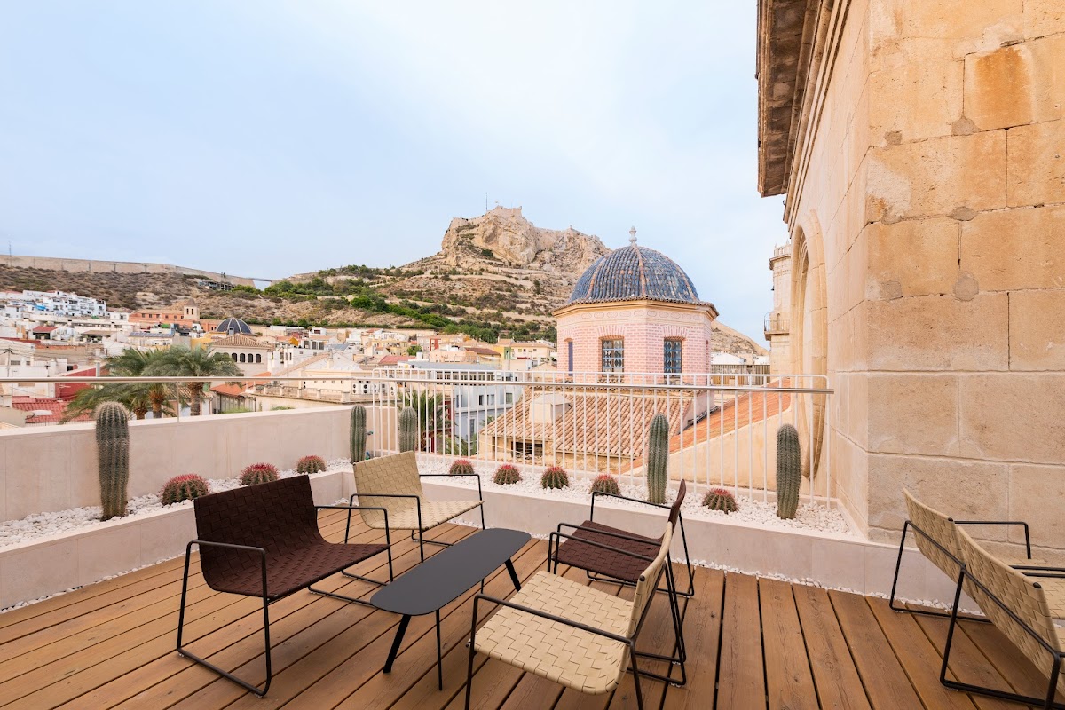 Terraza Mira Miralta rooftop