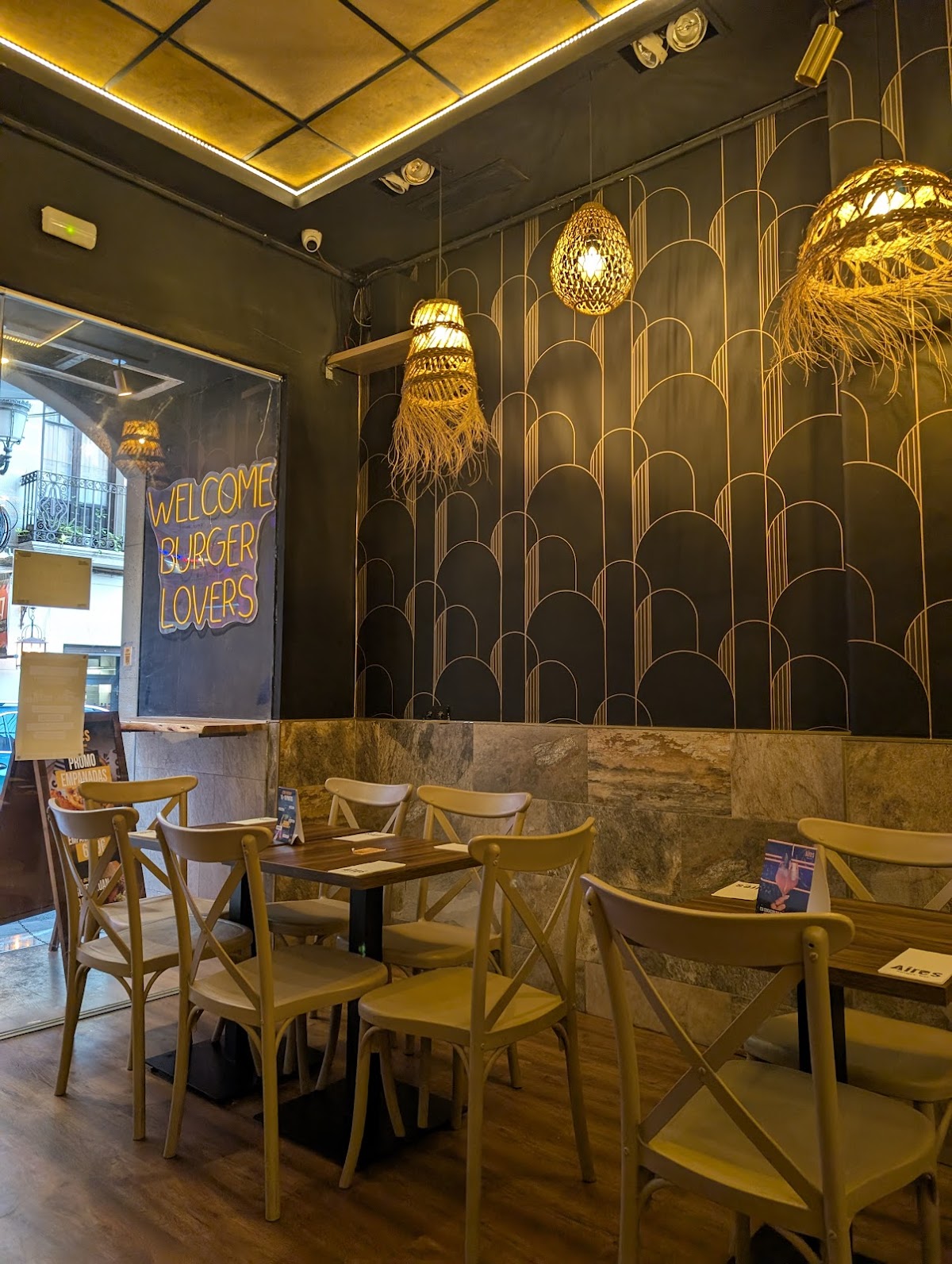 Aires Burger Bar | Alicante