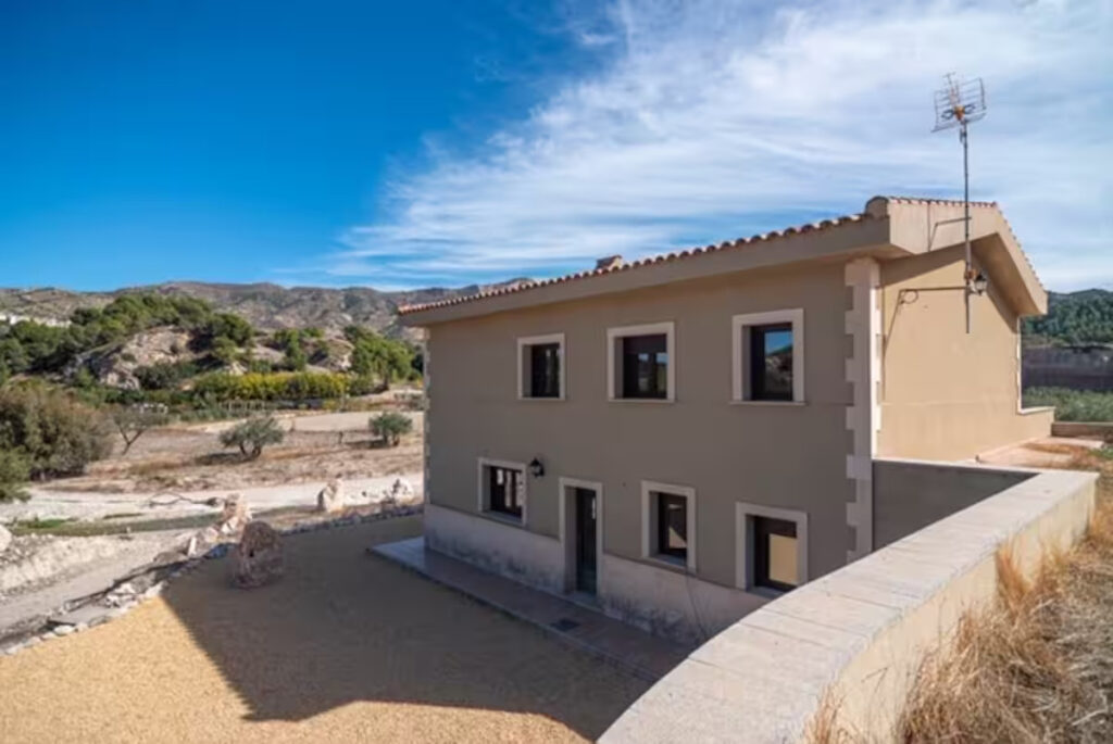 La casa de las piedras. Tibi foto 3