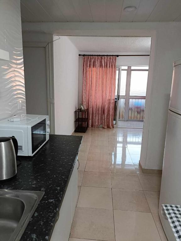 24 D-Habitacion en piso foto 3