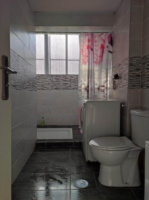 24 D-Habitacion en piso foto 2