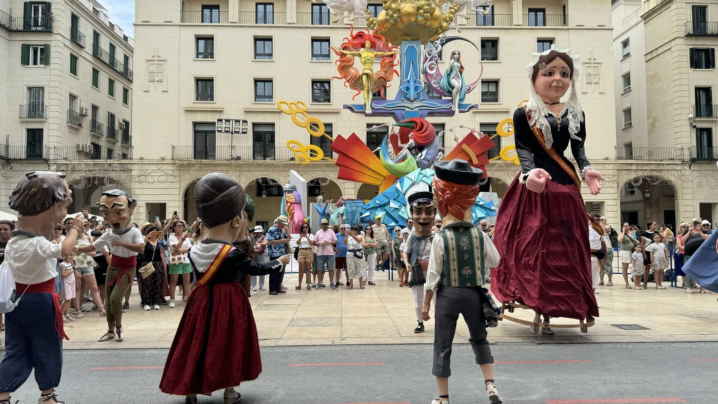 Ninot indultado y Museo de Hogueras