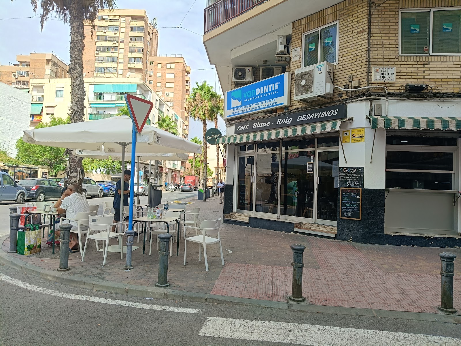 Cafeteria Blanc Roig