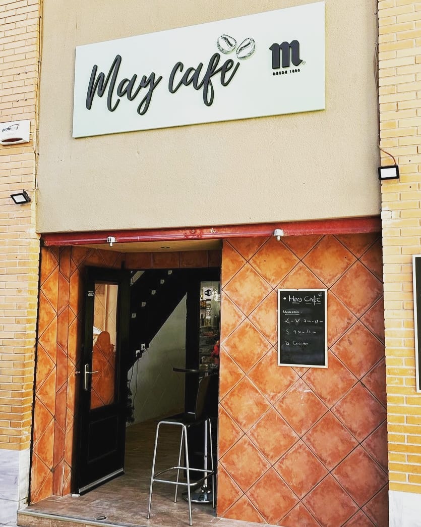 MAY CAFÉ