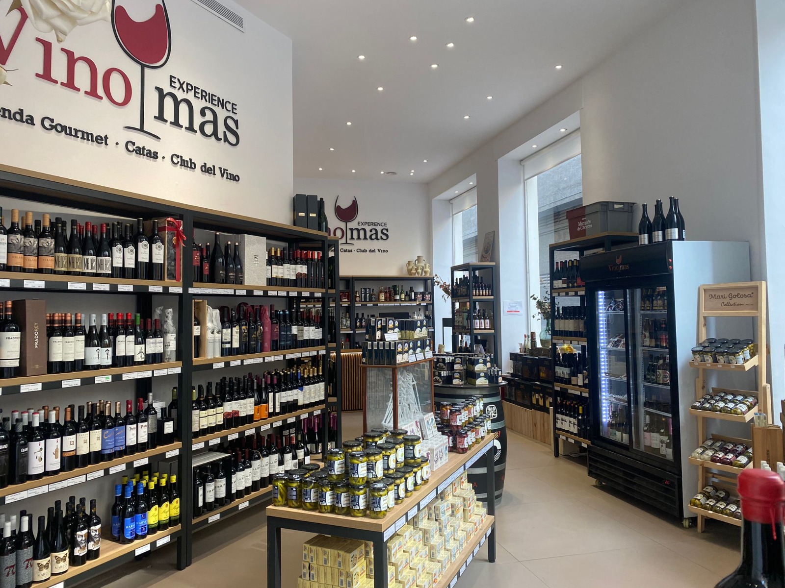 Vinoymas EXPERIENCE Tienda Gourmet de Vinos
